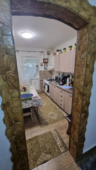 Apartament cu 4 camere decomandat în Central