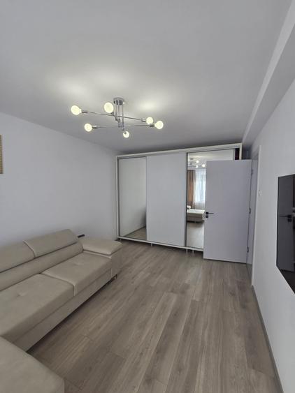 Apartament cu 2 camere decomandat în Exterior Vest