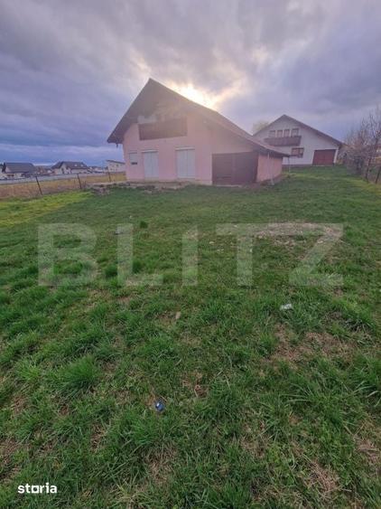 Casă cu 4 camere cu Teren 1000 Mp în Șcheia