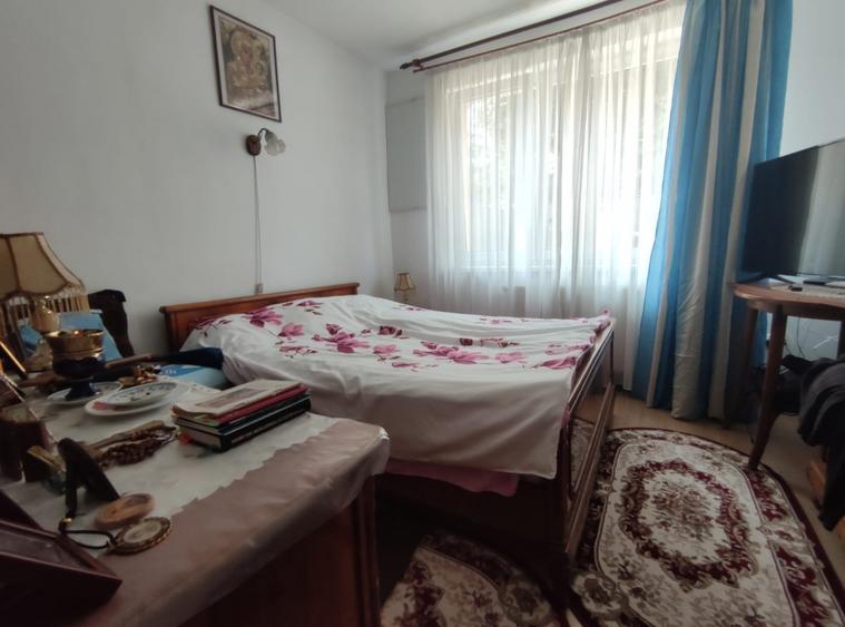 Casă cu 3 camere cu Teren 579 Mp în Florilor