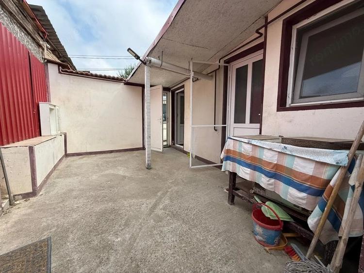 Casă cu 4 camere cu Teren 240 Mp în Păcii