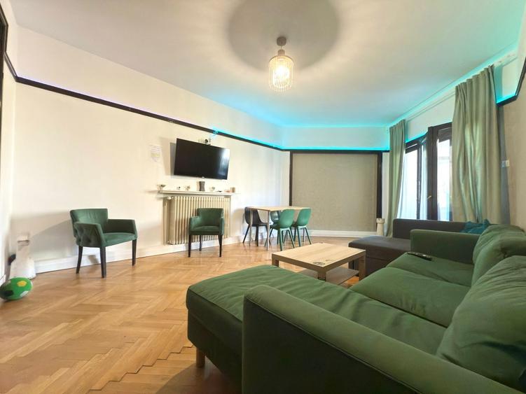 Apartament cu 5 camere decomandat, mobilat în P-ța Universității