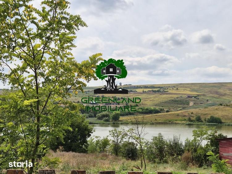 Teren de 2000 mp, în Aroneanu