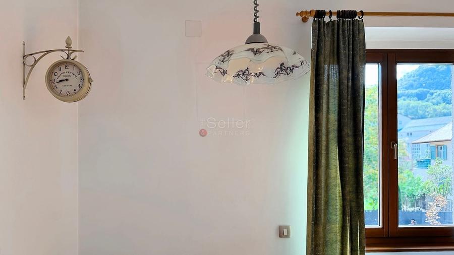 Apartament cu 2 camere semidecomandat, mobilat în Centrul Civic