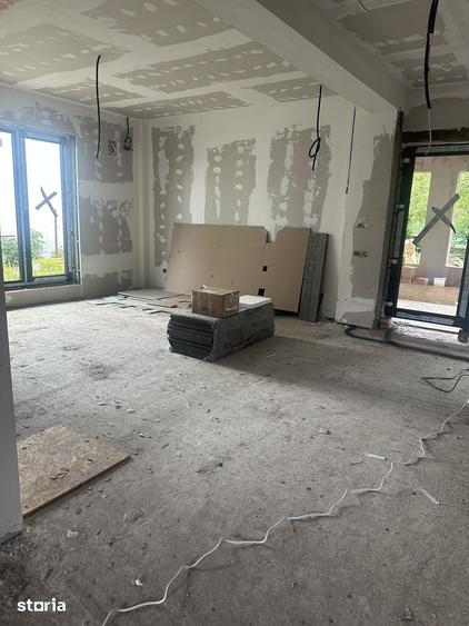 Casă cu 3 camere decomandat cu Teren 900 Mp în Central