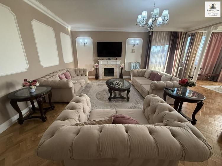 Penthouse cu 10 camere, mobilat în Central