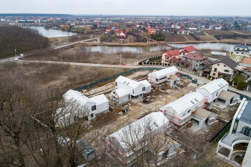 Casă individuală cu 5 camere cu Canalizare în Corbeanca