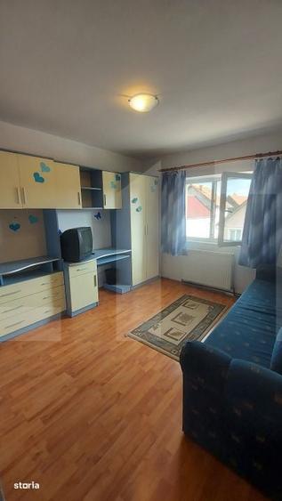 Apartament cu 3 camere semidecomandat în Central