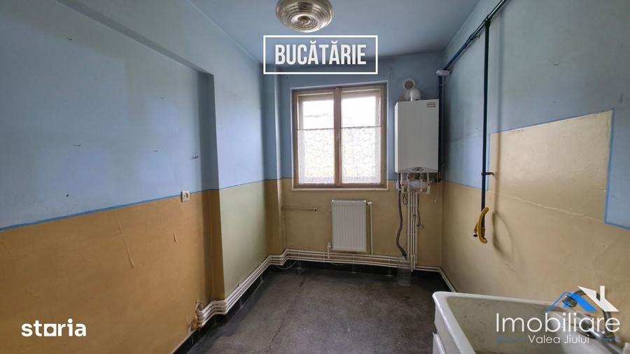Apartament 3 camere, Lupeni, str. Gheorghe Sincai - 4