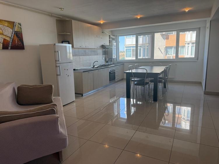 Apartament cu 3 camere decomandat în Tomis Nord