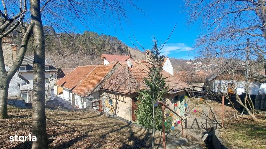 Casă cu 3 camere decomandat cu Teren 951 Mp în Schei