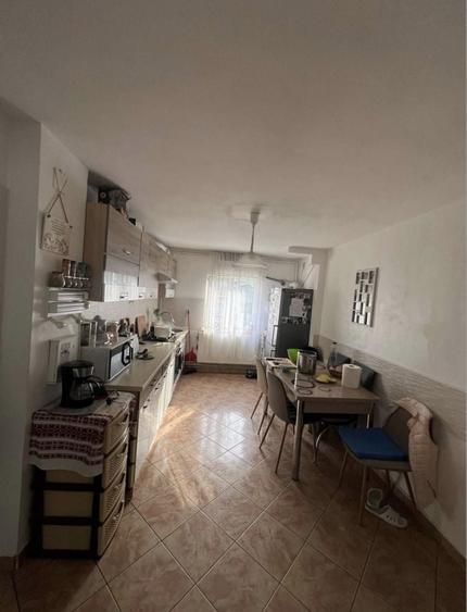 Apartament cu 3 camere decomandat în Soarelui