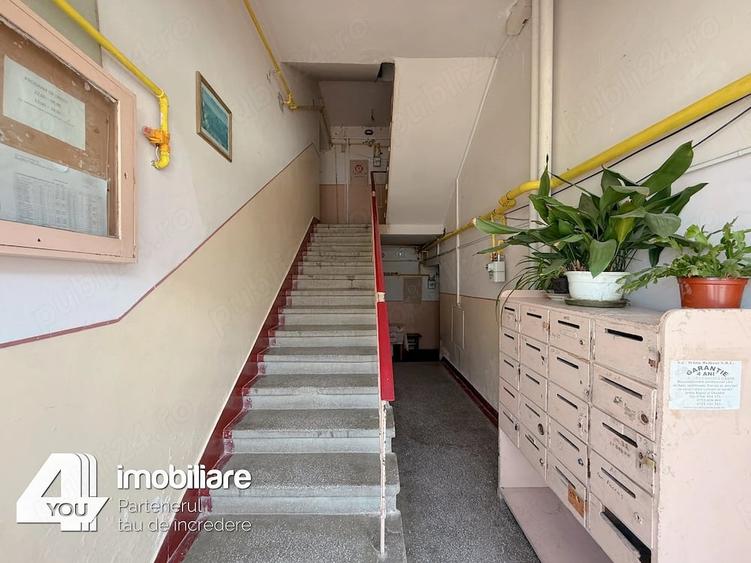 Apartament 3 camere Ineu langa Primarie ,82 mp, cu termoteca - 5