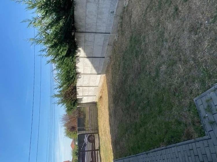Casă cu 4 camere cu Teren 300 Mp în Dumbrăvița