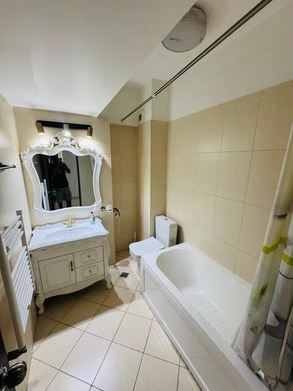 Apartament cu 3 camere decomandat în Pipera