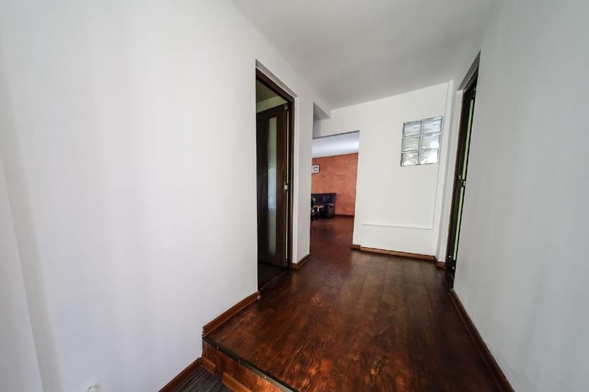 Apartament cu 3 camere decomandat, mobilat în Central