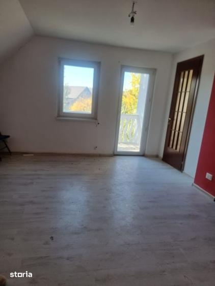 Casă cu 5 camere cu Teren 300 Mp în Central