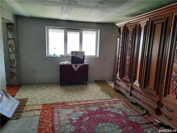 Casă cu 5 camere cu Teren 1000 Mp în Central