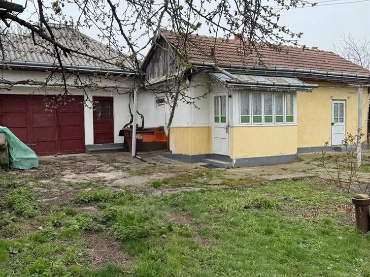 Casă individuală cu 5 camere cu Teren 1000 Mp în Liteni