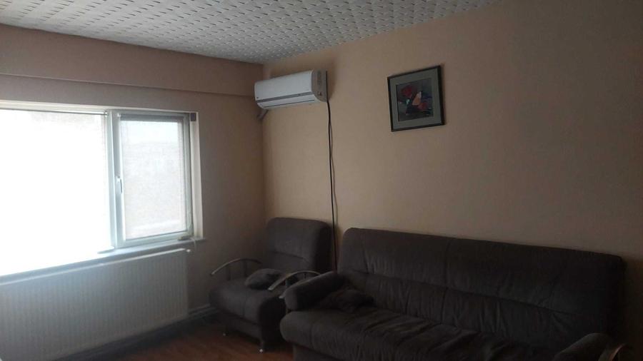 Apartament cu 3 camere decomandat în Mircea cel Bătrân