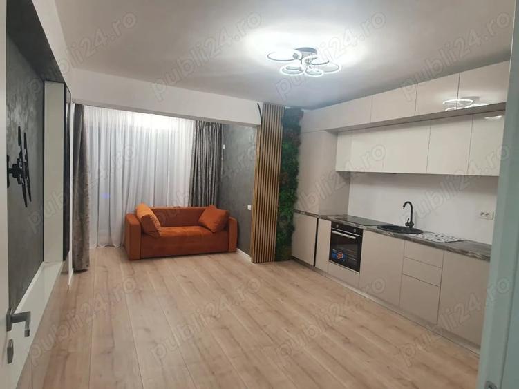 Apartament cu 3 camere decomandat în Baicului