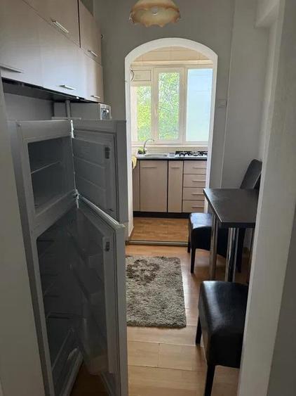 Apartament cu 2 camere decomandat, mobilat în Centru Civic