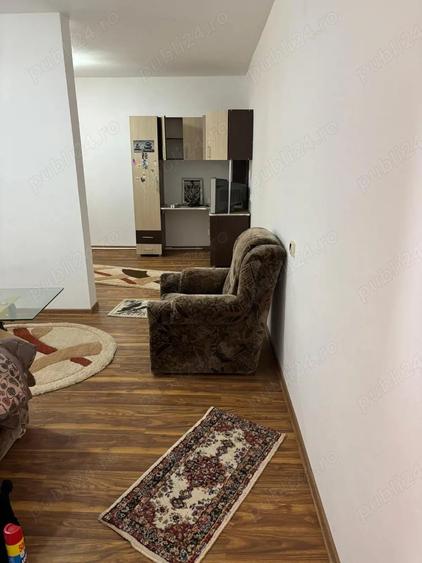 Apartament cu 2 camere semidecomandat în Ostrovu Corbului