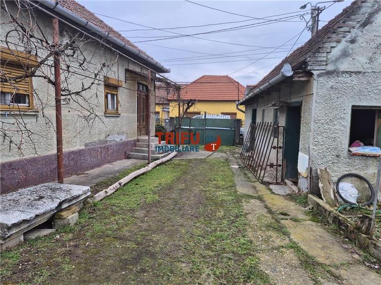 Casă individuală cu 5 camere cu Canalizare în Bărăbanț