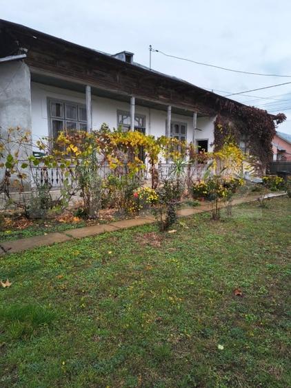 Casă individuală cu 5 camere cu Canalizare în Cioranii de Jos