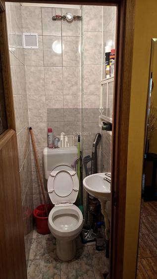 Apartament cu 4 camere decomandat, mobilat în Titan