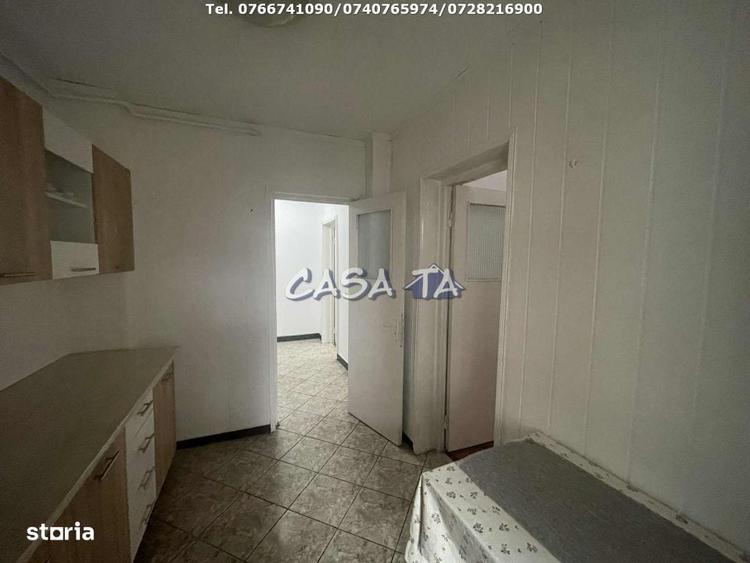 Apartament cu 4 camere decomandat în Central