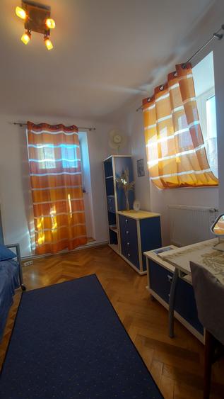 Apartament cu 4 camere decomandat în Națiunile Unite