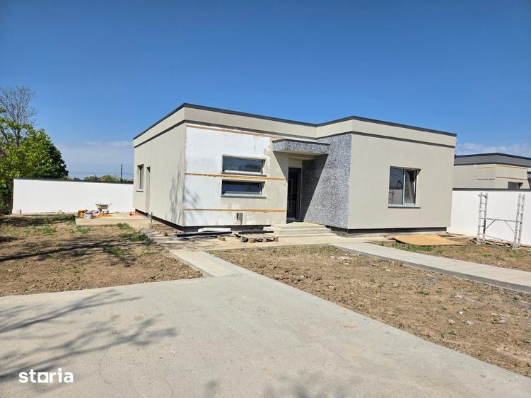 Casă cu 4 camere cu Teren 450 Mp în Vânători