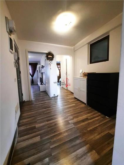 Apartament cu 3 camere decomandat în Pantelimon