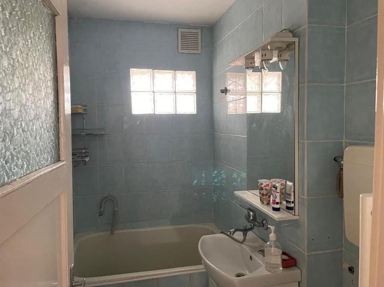 Apartament cu 2 camere nedecomandat în Astra