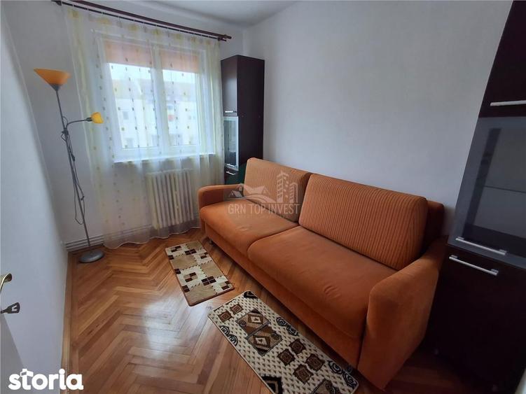 Apartament cu 3 camere în Mihai Viteazul