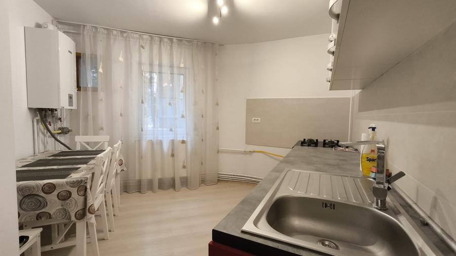 zona Simion Barnutiu, decomandat,centrala proprie, renovat, mobilat modern - 6