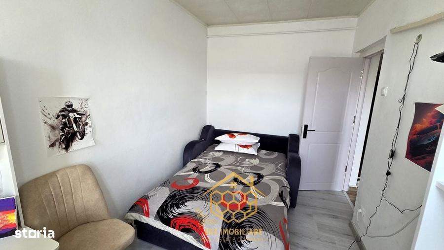 Apartament cu 3 camere decomandat în Valea Rosie