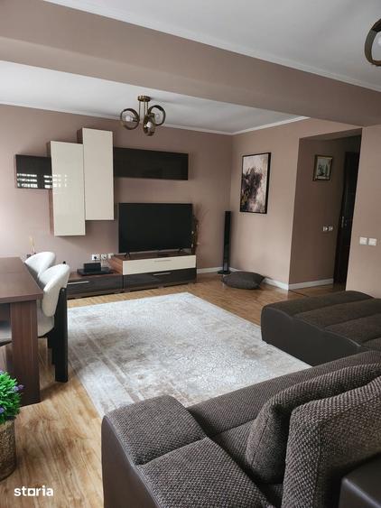 Casă cu 4 camere cu Teren 250 Mp în Domnești