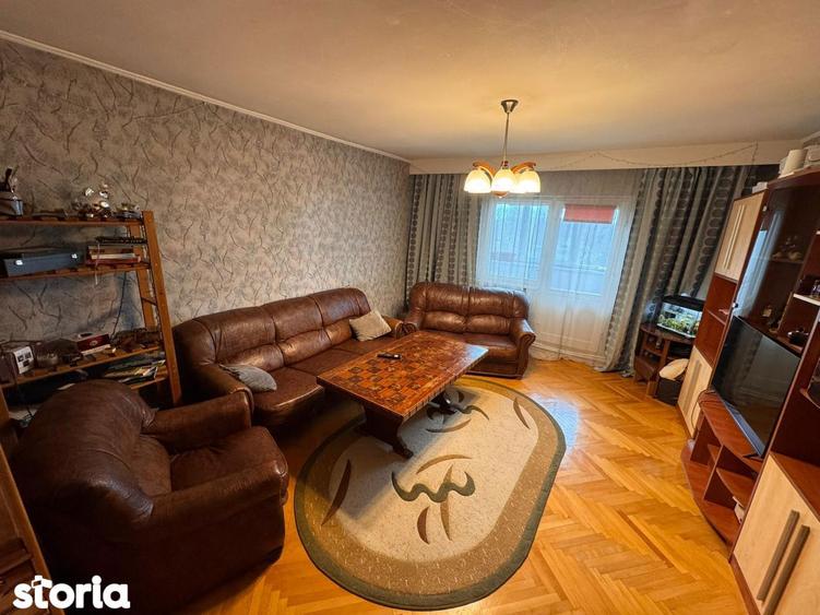 Apartament cu 3 camere decomandat în Tomis Nord