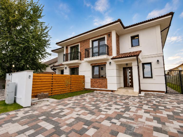 Duplex cu 5 camere cu Teren 370 Mp în Dumbrăvița