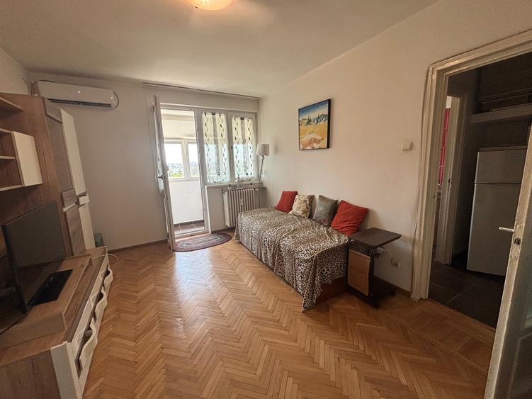 Apartament cu 2 camere semidecomandat în Grivița