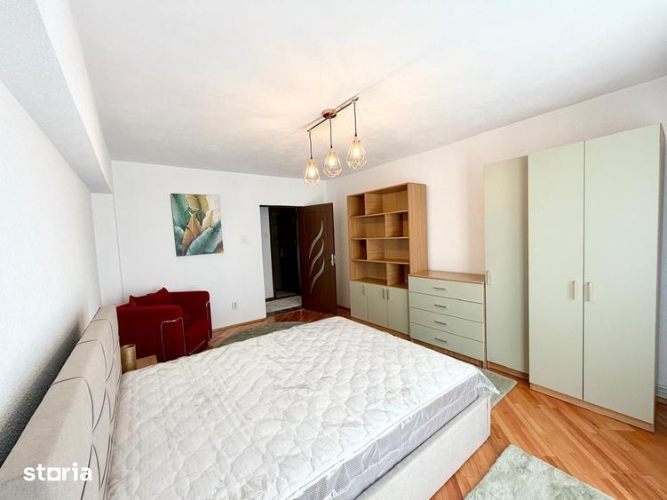 Apartament cu 4 camere decomandat în Trei Stejari