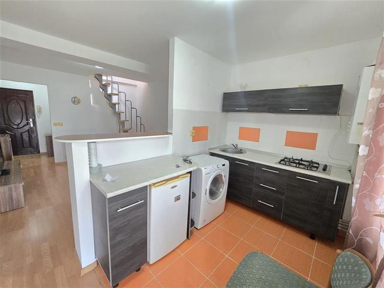 Apartament cu 2 camere decomandat, mobilat în Nicolina