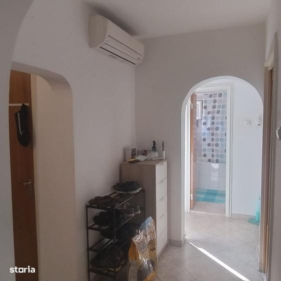Apartament cu 3 camere decomandat în Tineretului