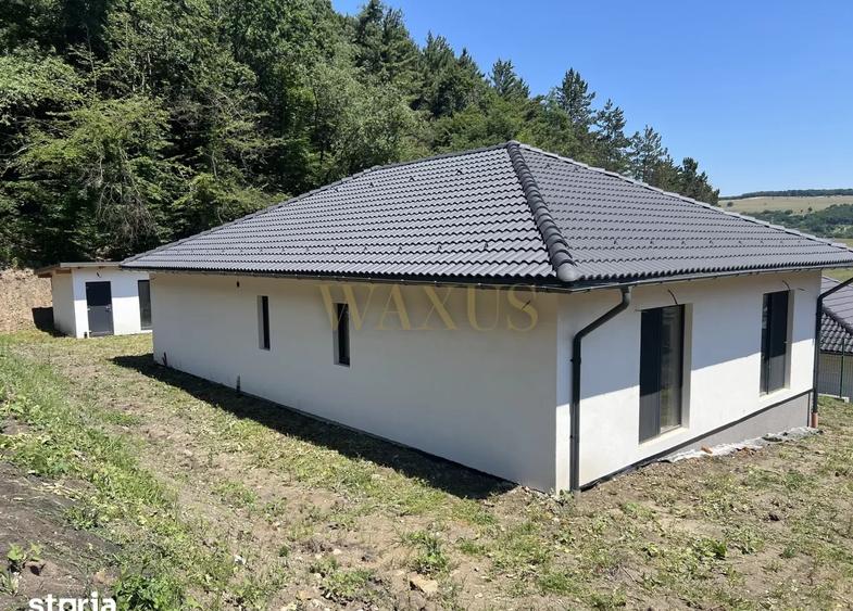 Casă individuală cu 4 camere cu Canalizare în Baciu