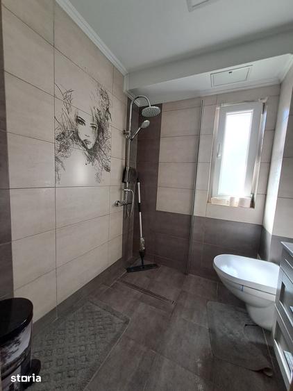 Casă cu 5 camere cu Teren 1302 Mp în Schitu Golești