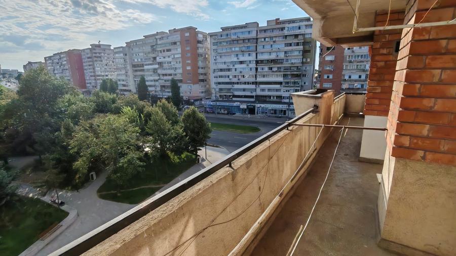 Apartament cu 4 camere decomandat în Mazepa 1