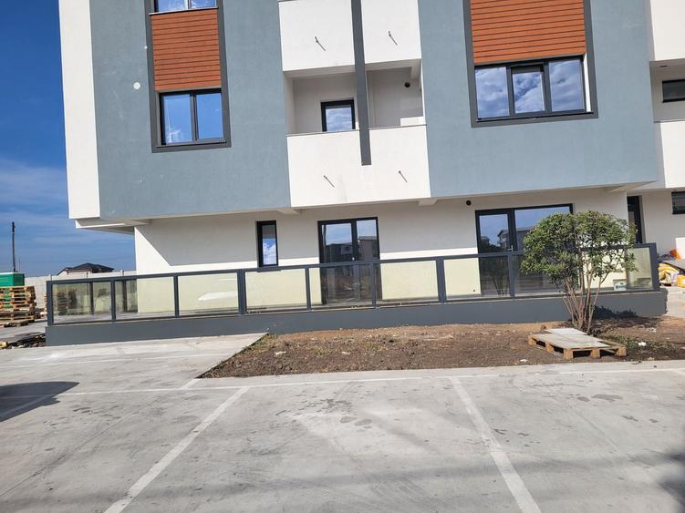 Apartament cu 3 camere decomandat în Exterior Vest