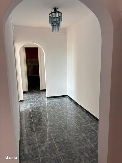 Apartament cu 3 camere decomandat în Alexandru cel Bun